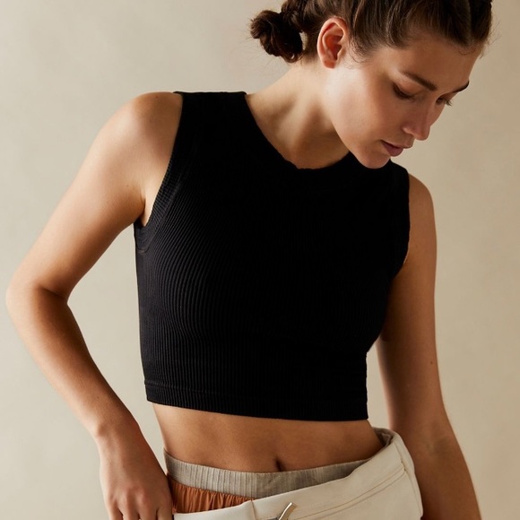 FREE PEOPLE HAPPINESS RUN MUSCLES TOP SIZE M/L - Picture 2 of 15